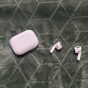 Apple AirPods Pro with Charging Case - White - Well -Used